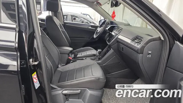Volkswagen Tiguan — Фото автомобиля 16