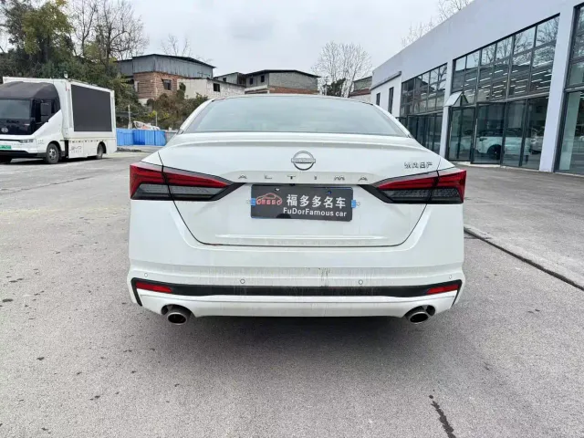 Nissan Teana — Фото автомобиля 8