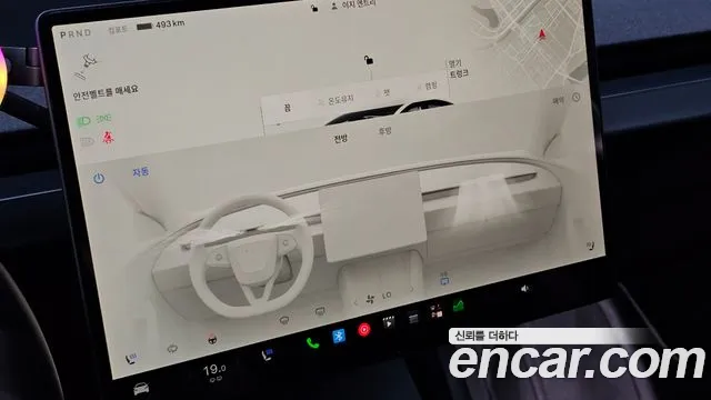 Tesla Model 3 — Фото автомобиля 20