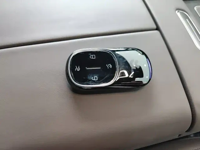 Nio ES8 — Фото автомобиля 8