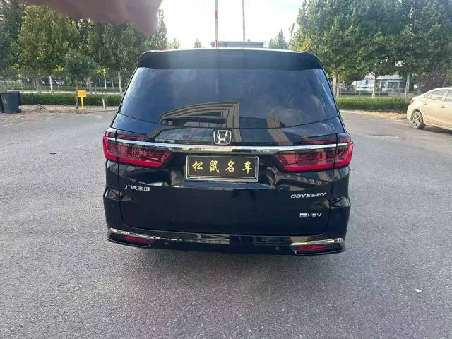 Honda Odyssey — Фото автомобиля 5