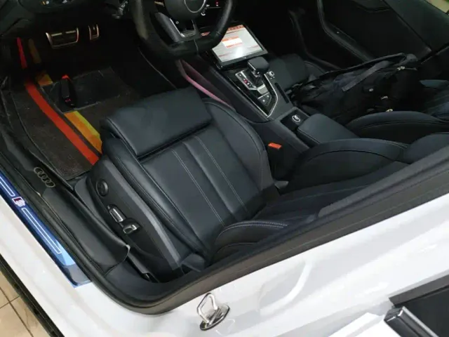 Audi A4L — Фото автомобиля 14