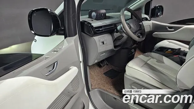 Hyundai Staria Staria 4WD Lounge 7 мест — Фото автомобиля 11