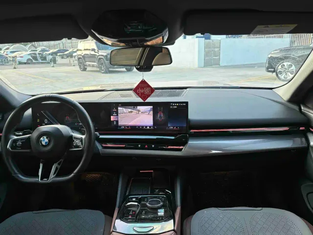 BMW 5 Series — Фото автомобиля 7