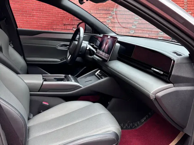 BYD Qin L — Фото автомобиля 15