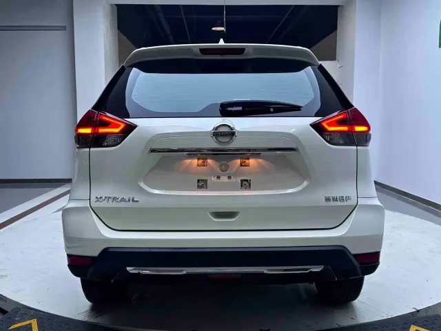 Nissan X-Trail — Фото автомобиля 5