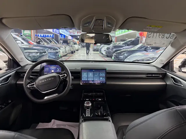 Wuling Starlight — Фото автомобиля 9