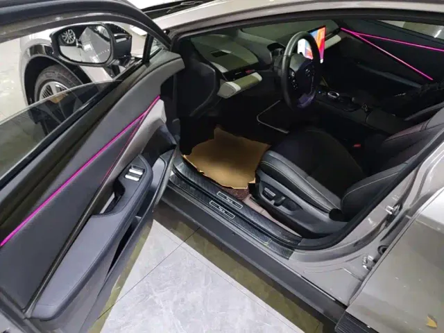 Toyota bZ5 — Фото автомобиля 8
