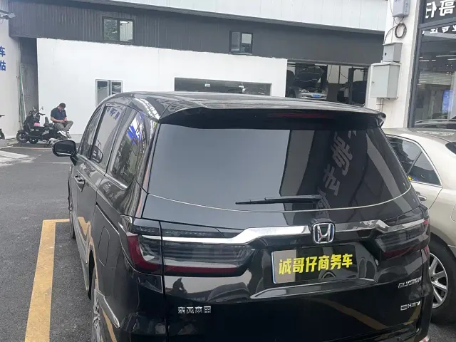 Honda Elysion — Фото автомобиля 6