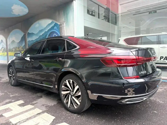 Volkswagen Passat — Фото автомобиля 9