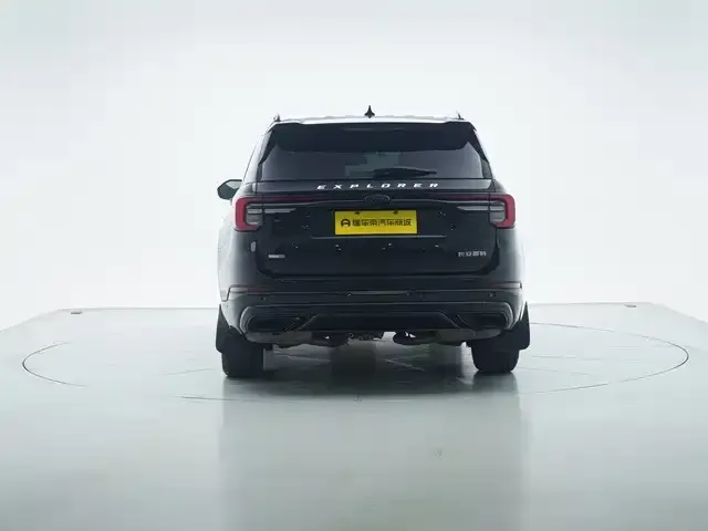 Ford Explorer — Фото автомобиля 5