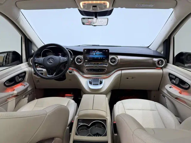 Mercedes-Benz V-Class — Фото автомобиля 13