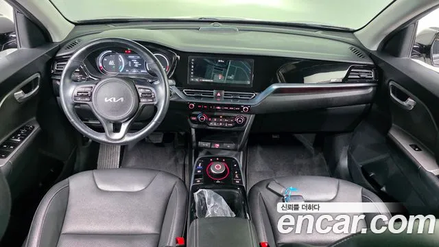 Kia Niro — Фото автомобиля 7