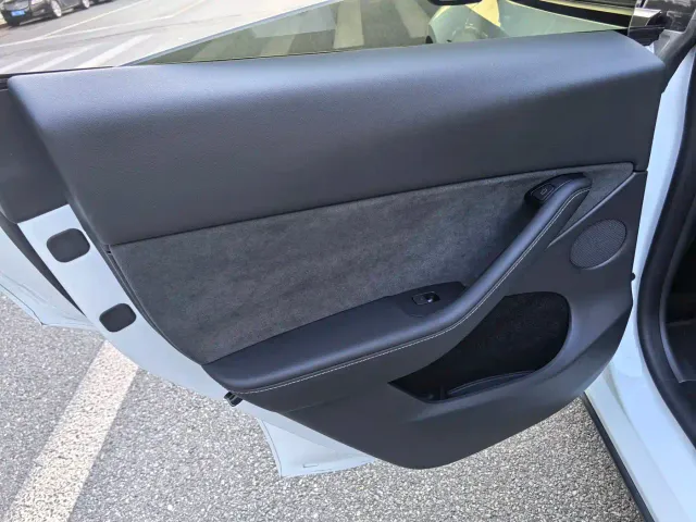 Tesla Model Y — Фото автомобиля 19