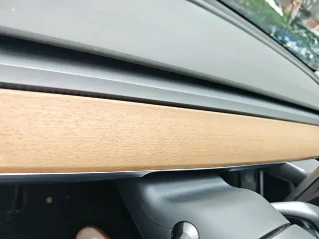 Tesla Model Y — Фото автомобиля 12