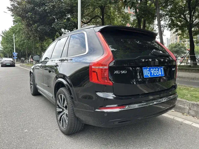 Volvo XC90 — Фото автомобиля 6