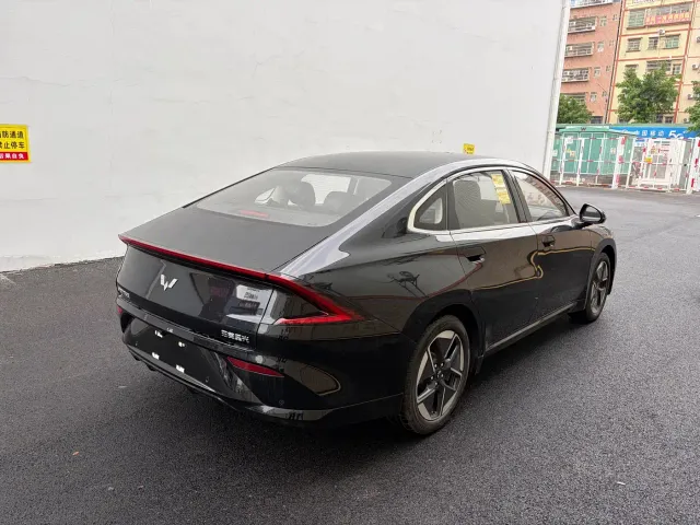 Wuling Starlight — Фото автомобиля 10