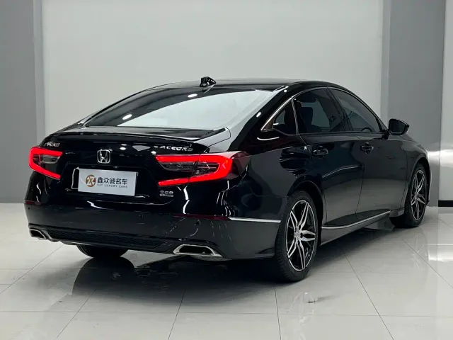 Honda Accord — Фото автомобиля 8