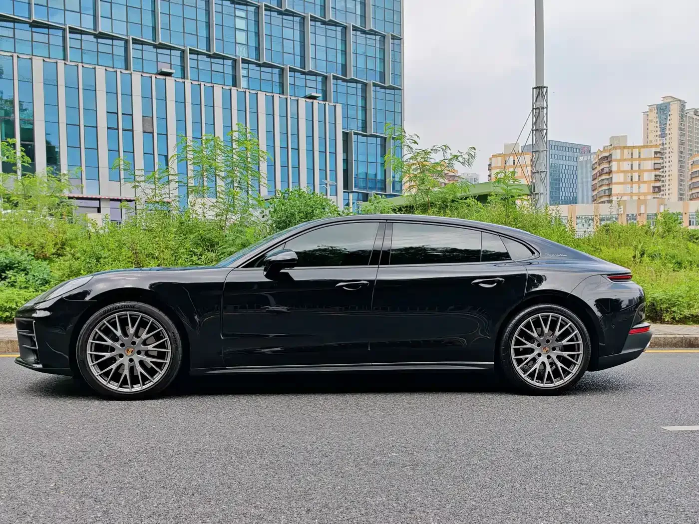 Porsche Panamera 2026 Panamera Executive Long Wheelbase 2.9T — Фото автомобиля 9