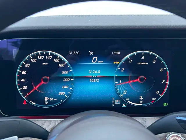 Mercedes-Benz E-Class — Фото автомобиля 9