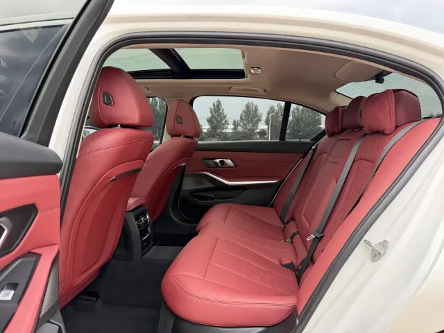 BMW 3 Series — Фото автомобиля 7
