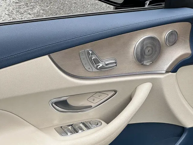 Mercedes-Benz E-Class — Фото автомобиля 23