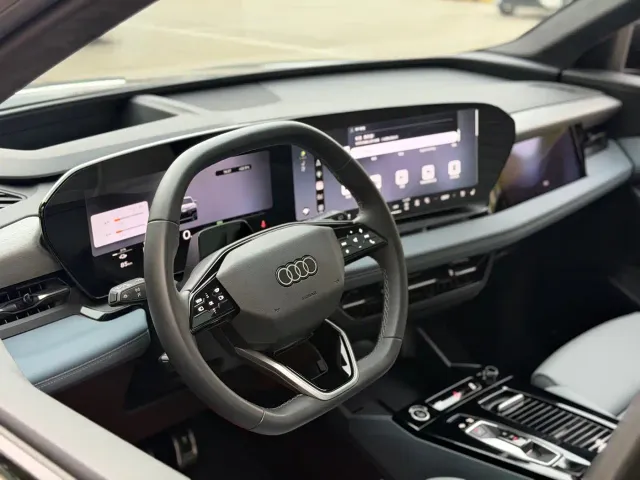 Audi Q6L e-tron — Фото автомобиля 10