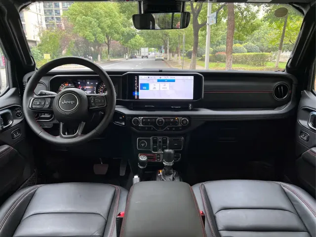 Jeep Wrangler — Фото автомобиля 11