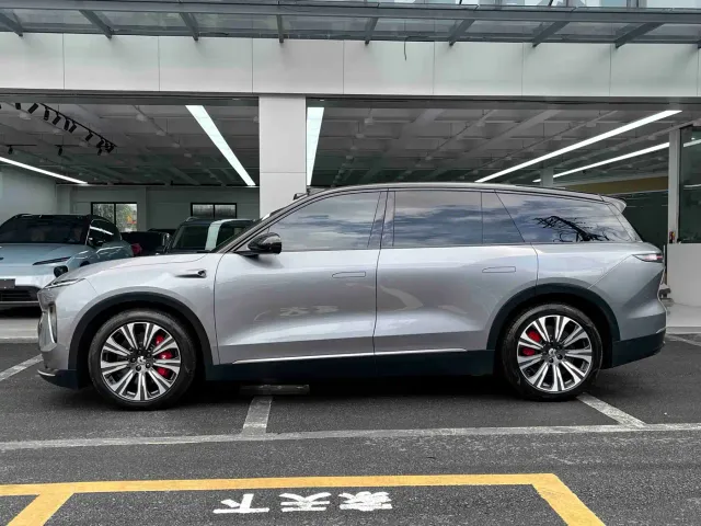 Nio ES8 — Фото автомобиля 8