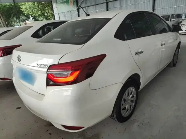 Toyota Vios 2022 1.5L 20th Anniversary Edition — Фото автомобиля 6