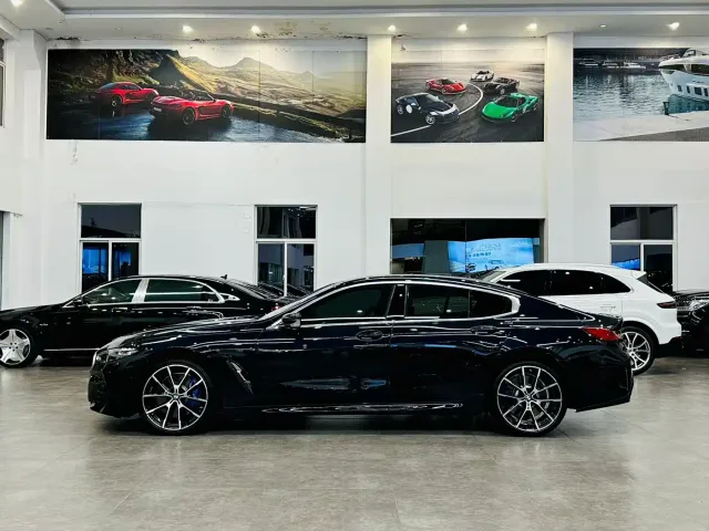 BMW 8 Series — Фото автомобиля 3