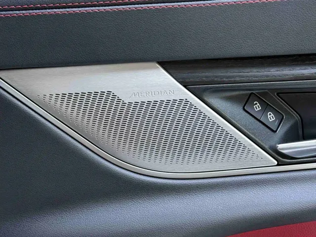 Jaguar XFL — Фото автомобиля 8