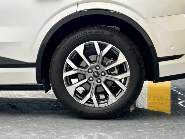 Ford Edge — Фото автомобиля 26