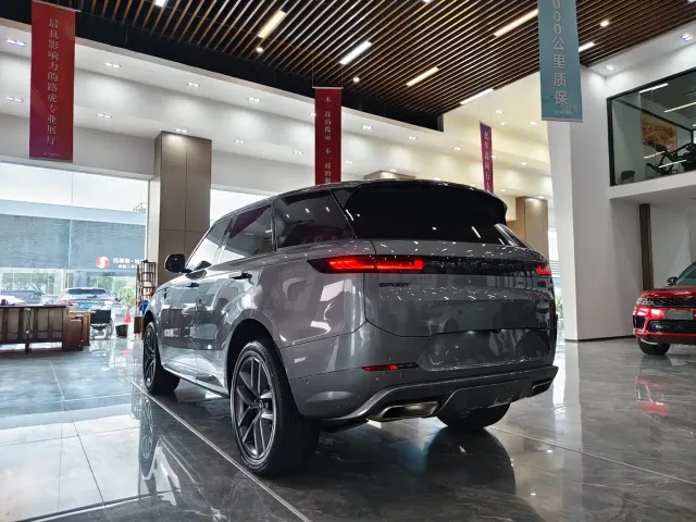 Land Rover Range Rover Sport — Фото автомобиля 19