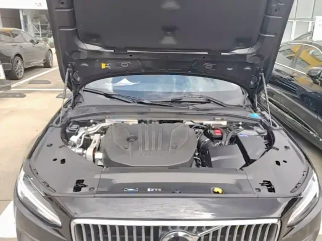 Volvo S90 — Фото автомобиля 19