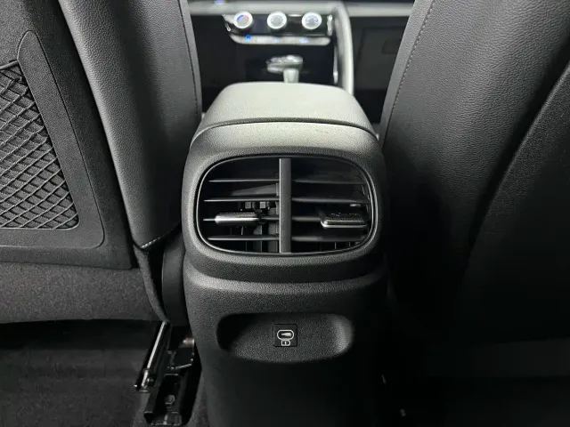 Hyundai Elantra — Фото автомобиля 14