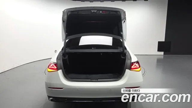 Mercedes-Benz E-Class — Фото автомобиля 27