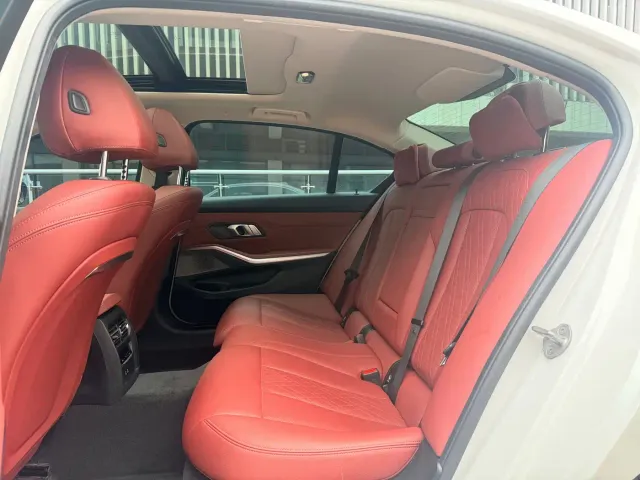BMW 3 Series — Фото автомобиля 8