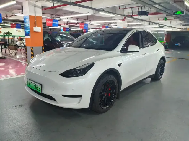 Фотография автомобиля — Tesla Model Y