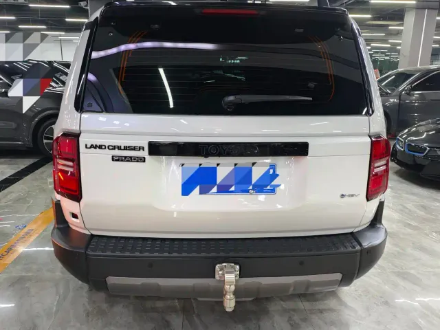 Toyota Prado — Фото автомобиля 5