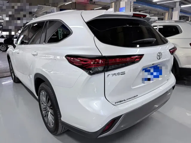 Toyota Highlander — Фото автомобиля 19