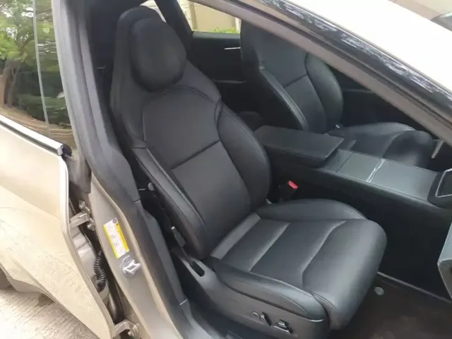 Tesla Model Y L 2025 Facelift Long Range AWD — Фото автомобиля 24