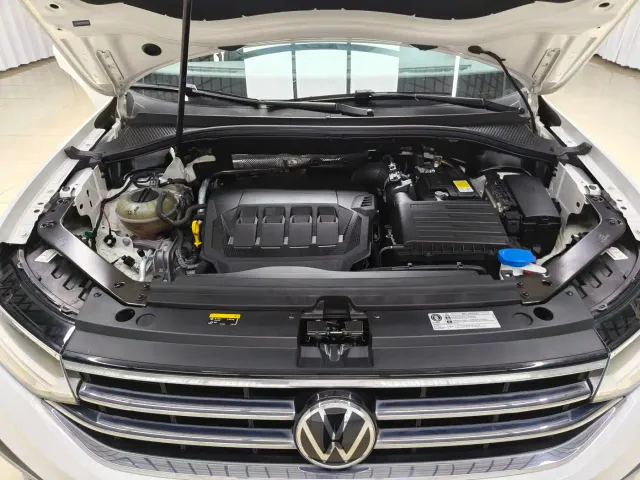 Volkswagen Tiguan L — Фото автомобиля 18