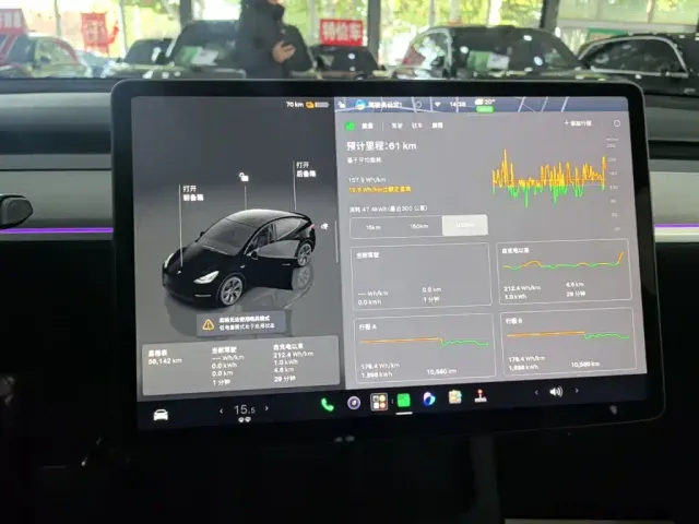 Tesla Model Y — Фото автомобиля 12
