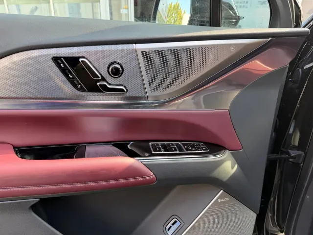 Cadillac XT5 PHEV — Фото автомобиля 5