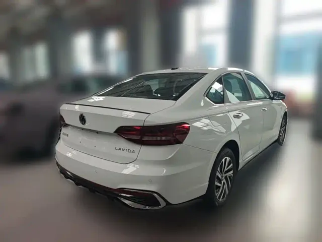 Volkswagen Lavida — Фото автомобиля 9