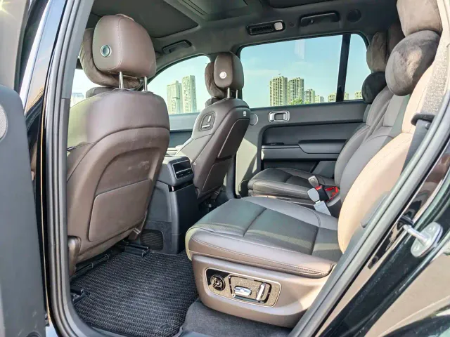 Li Auto L9 — Фото автомобиля 5