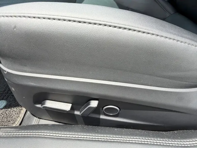 Tesla Model 3 — Фото автомобиля 17