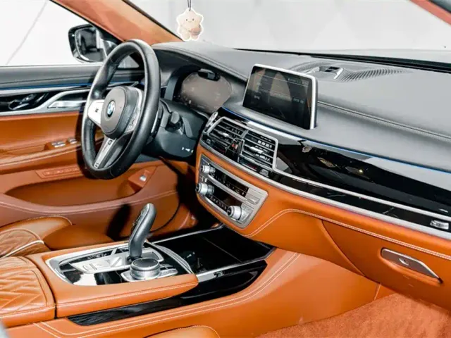 BMW 7 Series — Фото автомобиля 21