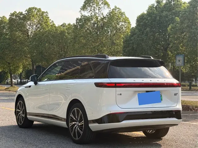 Xpeng G9 — Фото автомобиля 6
